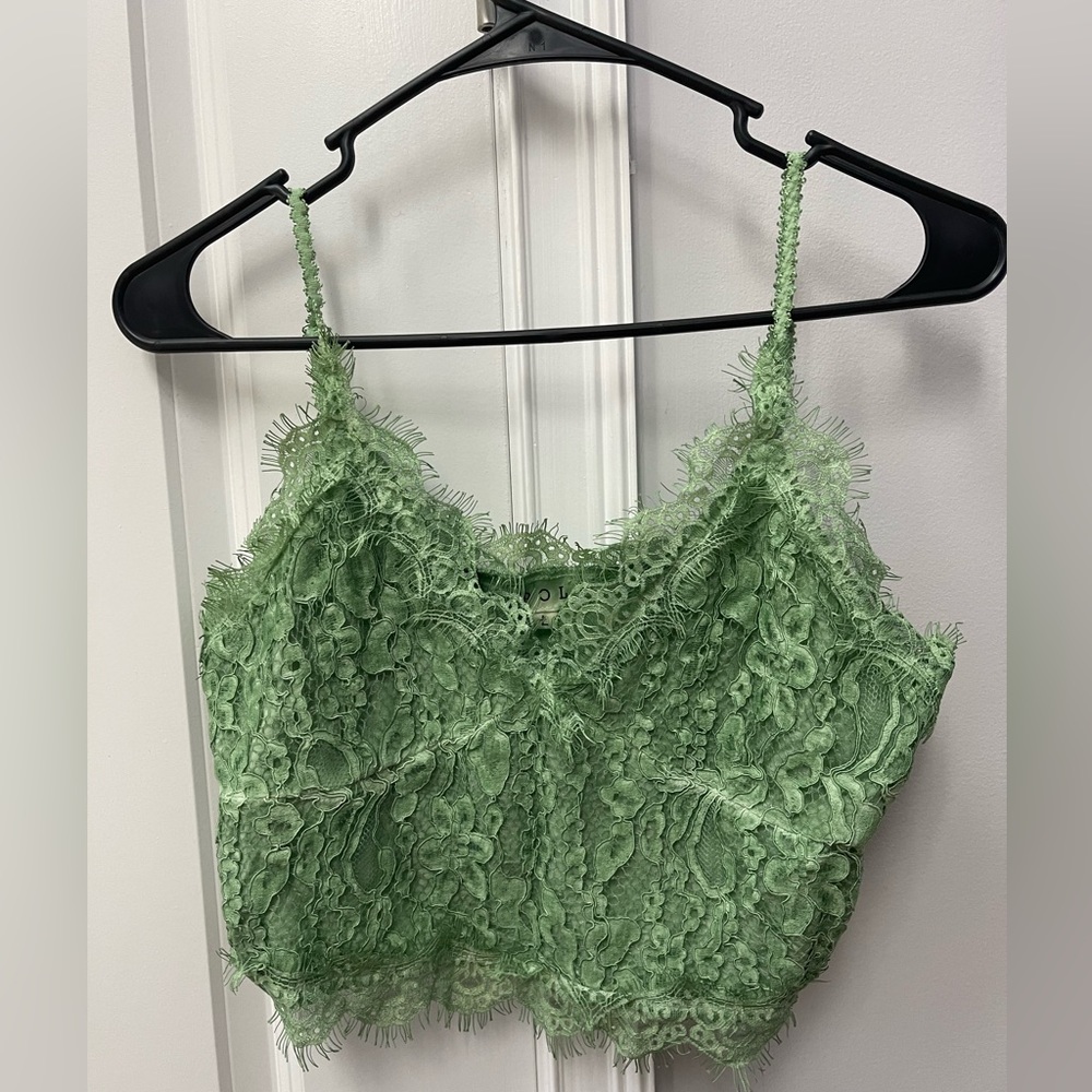 NWT-POL Lace V-neck Sleeveless Crop Top